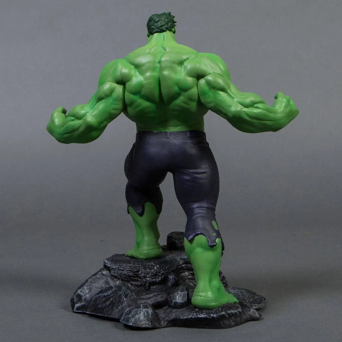 Diamond Select Toys Marvel Gallery Hulk PVC Figure (green)