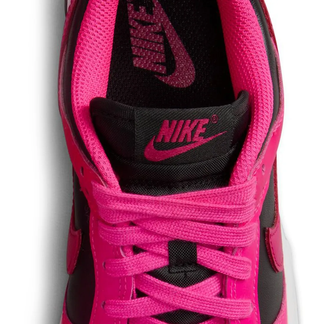 Nike Women Dunk Low (fierce pink / fireberry-black)