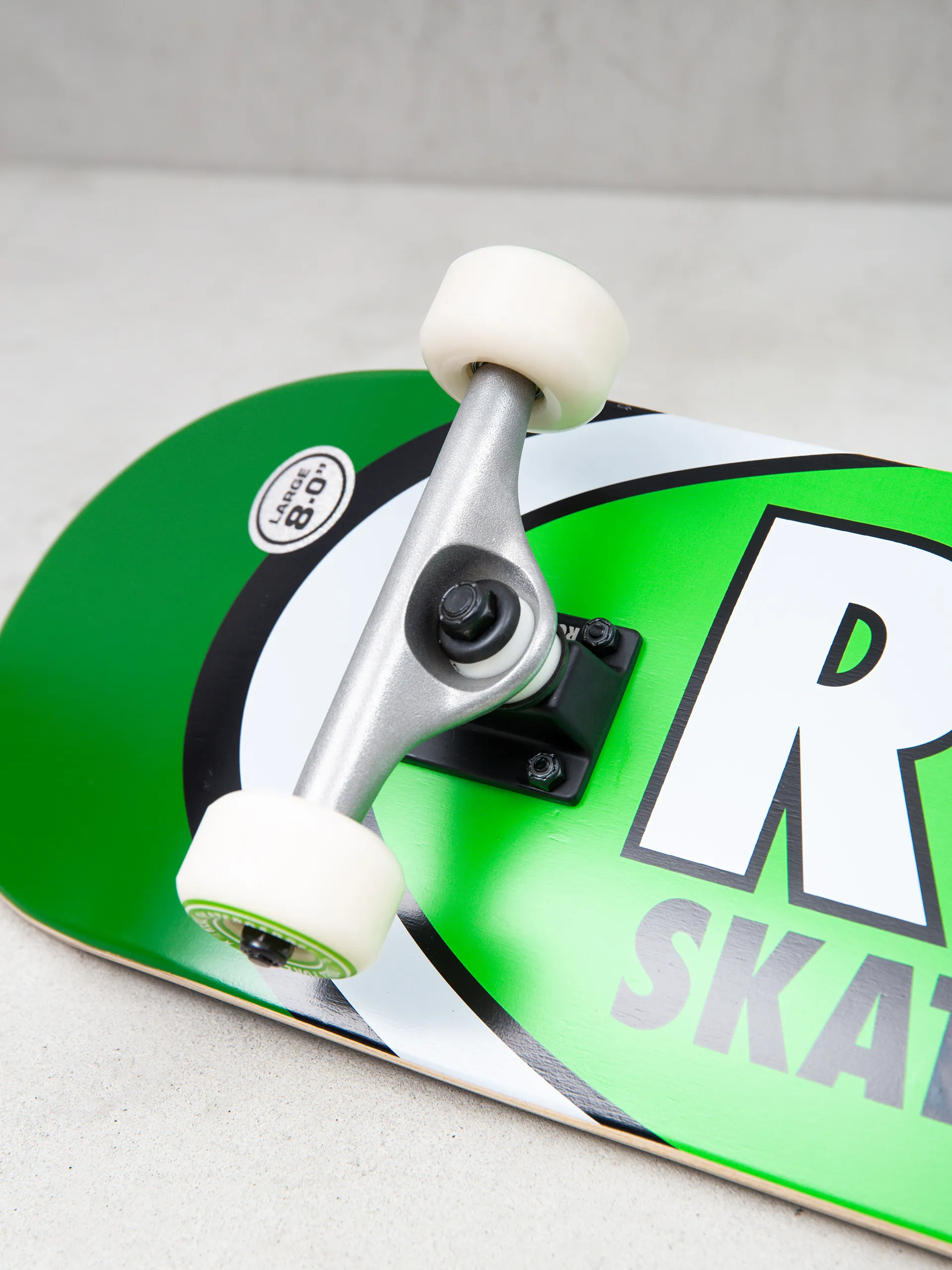 Real Classic Oval Large Skateboard (green)